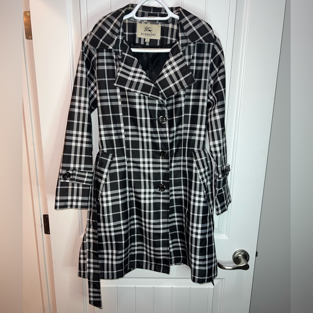 Beautiful Burberry jacket - Picture 5 of 8